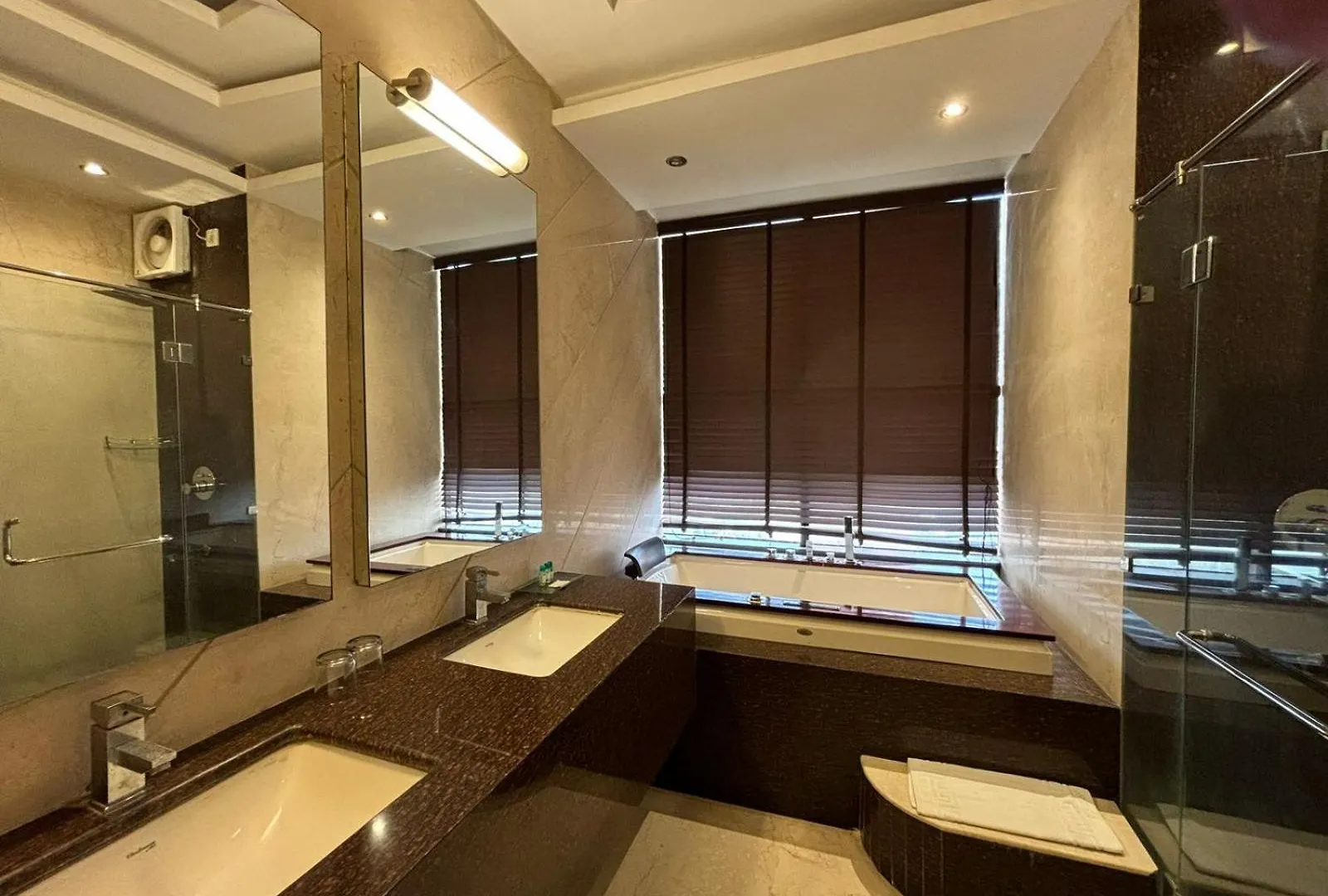 Club Florence Gurgaon